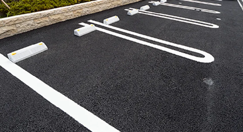 広々とした駐車場を完備